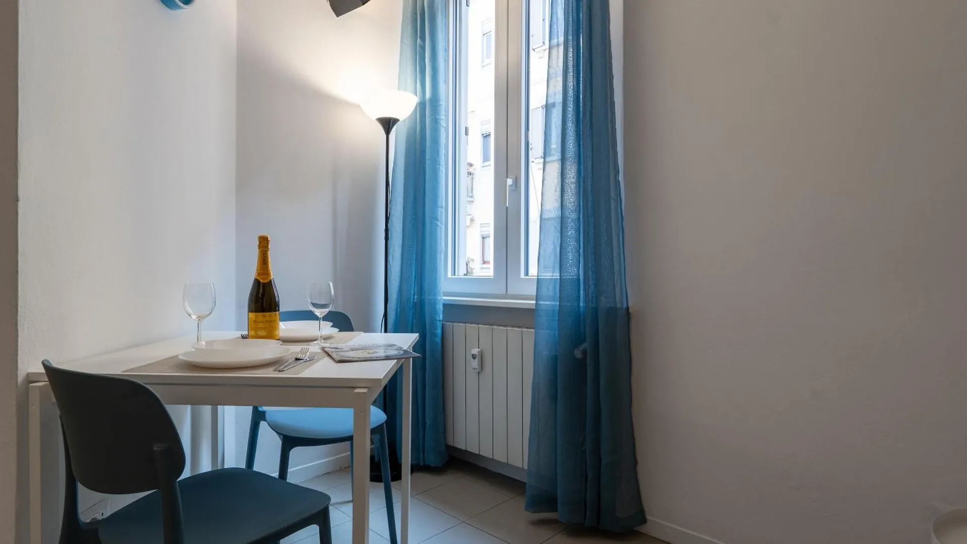 S&M Apartments- Casa Venere Porta Romana M3 Milan 0*,  Italy